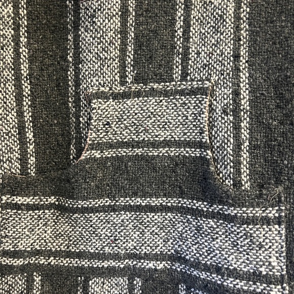 Unisex Handcrafted in Mexico Grey Size SMALL Hoodie Poncho Mexican  Rug - Picture 4 of 6